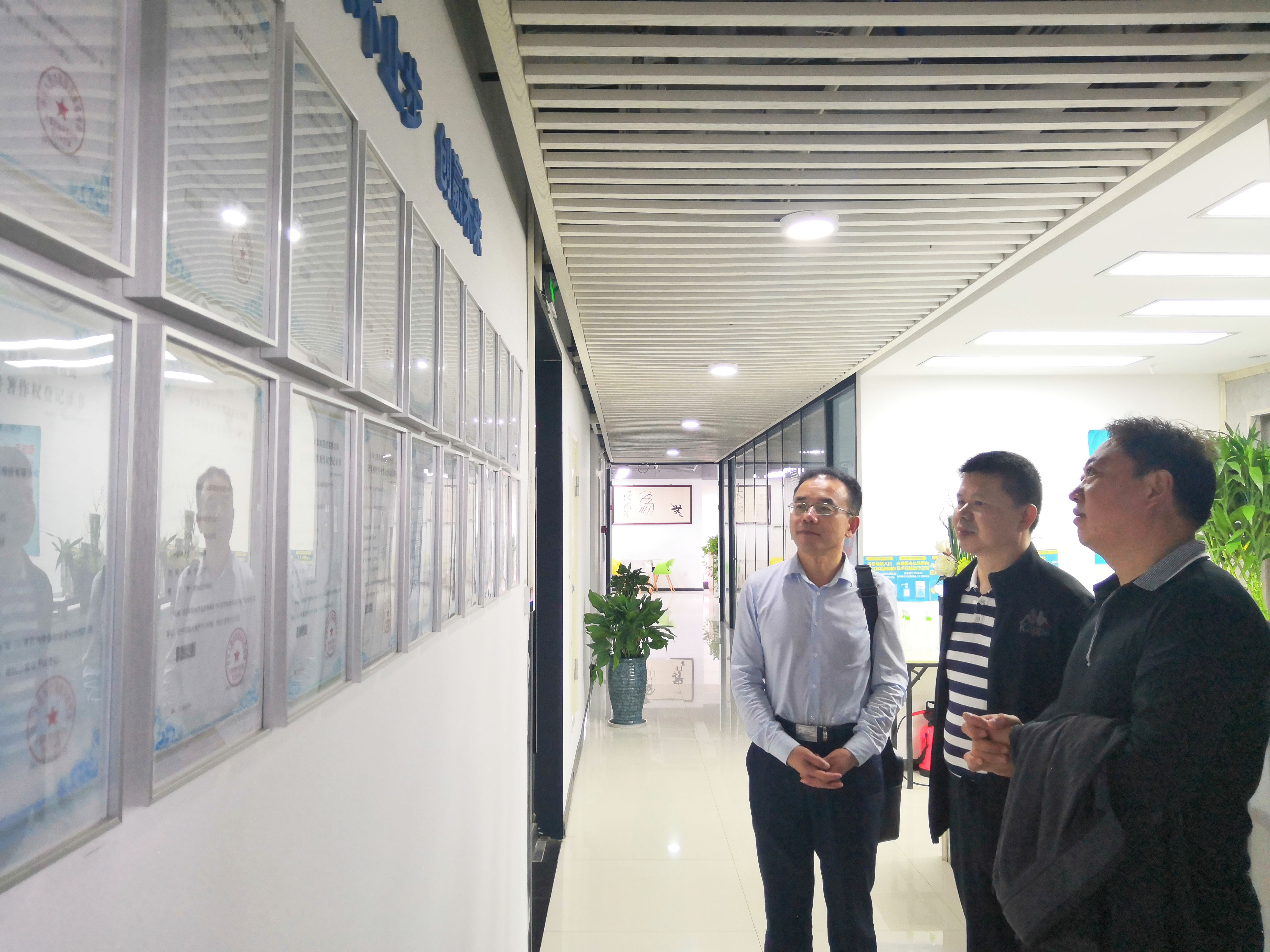 1589856463578079398.jpg 01-1.jpg